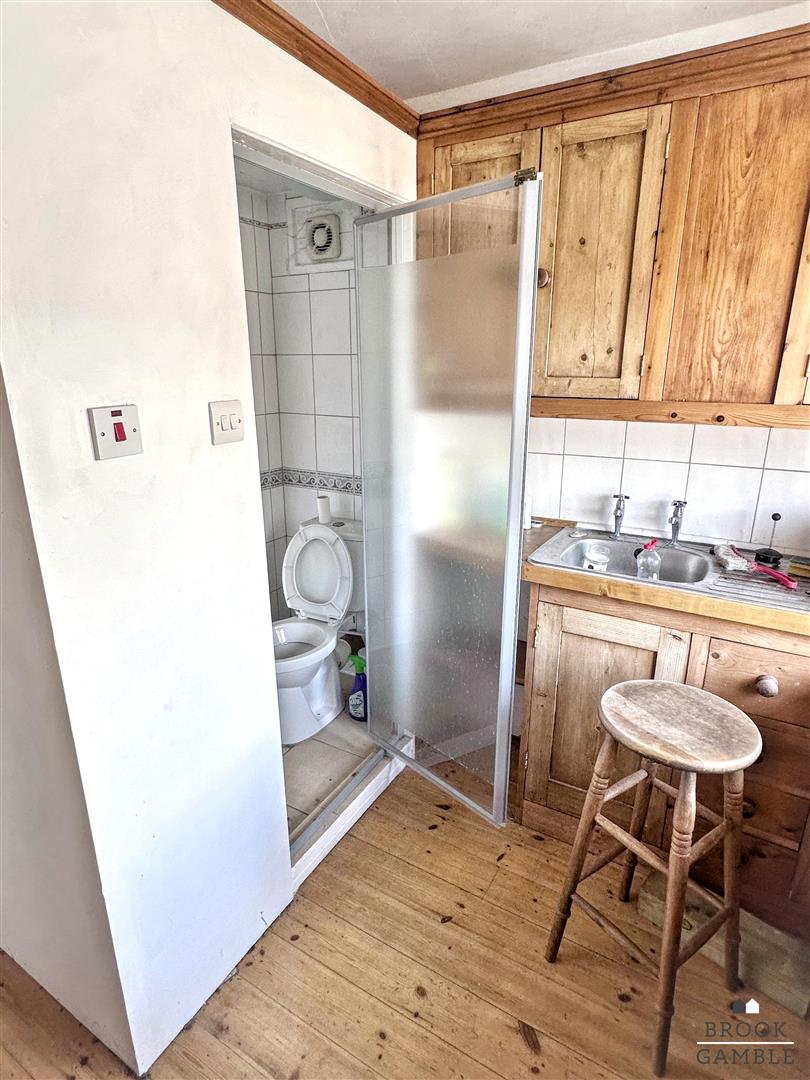 3 Bedroom House. Victoria Drive in Eastbourne,  13